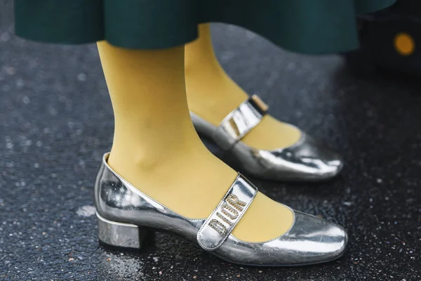 París Francia Marzo 2019 Traje Calle Zapatos Dior Detalle Después — Foto de Stock