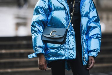 Paris, Fransa - 02 Mart 2019: Sokak stili kıyafet - Candace Marie Paris Moda Haftası sırasında bir defile sonra - Pfwfw19