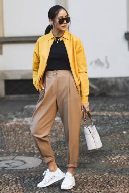Milano, İtalya - 22 Şubat 2019: Milano Moda Haftası'nda bir defileden sonra Sokak stili Influencer Tamara Kalinic - Mfwfw19