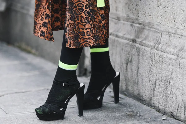 Parijs Frankrijk Maart 2019 Streetstyle Outfit Fancy Schoenen Een Modeshow — Stockfoto