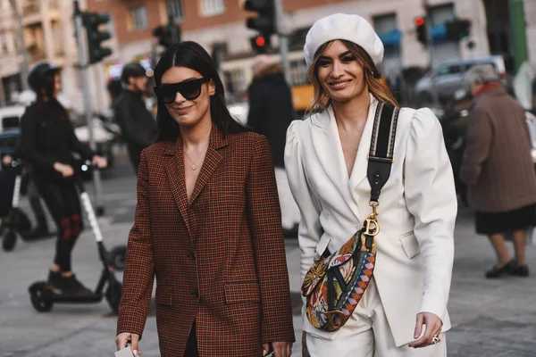 Milan Włochy Lutego 2019 Street Style Stroje Modele Blogerzy Influencerów — Zdjęcie stockowe