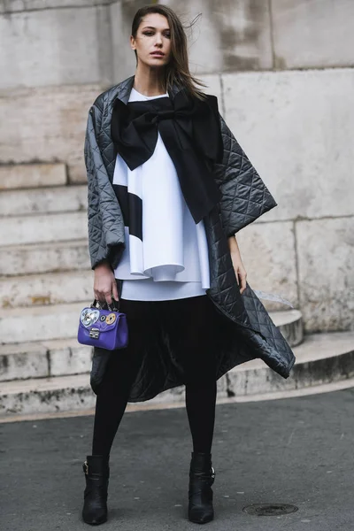 Paris Frankrike Mars 2019 Street Style Outfit Fashionabla Person Efter — Stockfoto