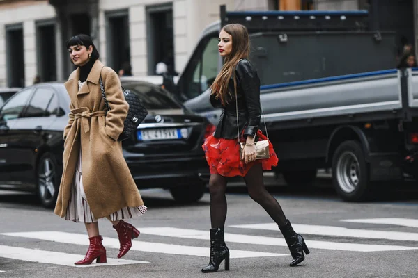 Mailand Italien Februar 2019 Streetstyle Outfits Vor Einer Modenschau Während — Stockfoto