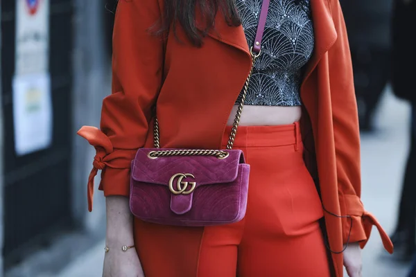 意大利米兰 2019年2月21日 在米兰时装周期间的时装秀后 街头风格Gucci钱包细节 Mfwfw19 — 图库照片