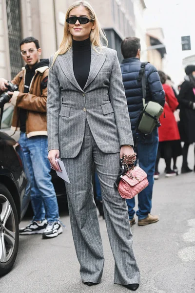 Milan Italië Februari 2019 Straat Stijl Influencer Valentina Ferragni Een — Stockfoto