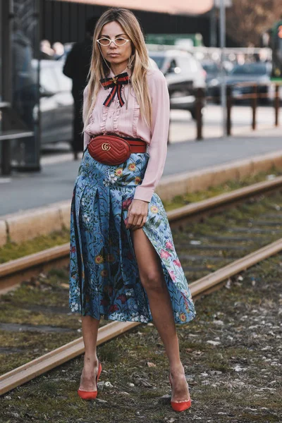 이탈리아 밀라노 2019년 20일 스트리트 스타일 밀라노 패션쇼 구찌를 착용한 — 스톡 사진