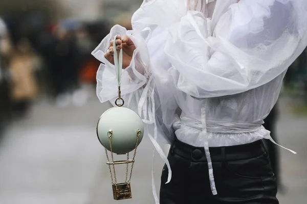 Париж Франция Марта 2019 Года Уличный Стиль Одежды Сумочка Деталях — стоковое фото