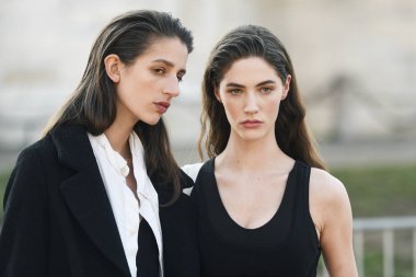 Milano, İtalya - 22 Şubat 2019: Milano Moda Haftası'nda bir defile öncesi Sokak stili Kıyafet - Mfwfw19