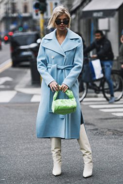 Milano, İtalya - 23 Şubat 2019: Milano Moda Haftası sırasında bir defile sonrası Sokak stili Influencer Xenia Adonts - Mfwfw19