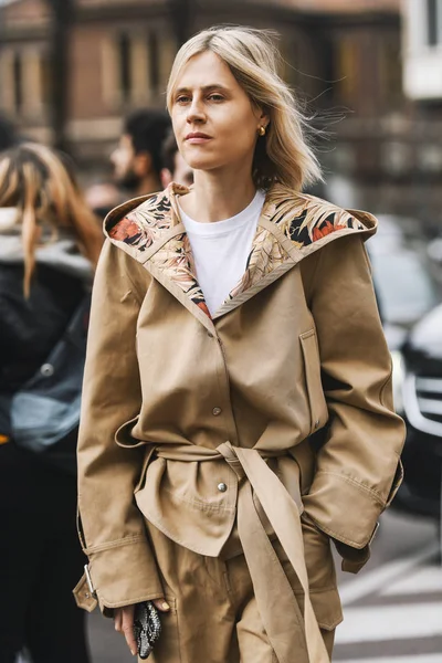 Milan Italy February 2019 Street Style Influencer Linda Tol Fashion — Stock Photo, Image