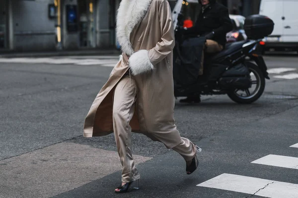 Μιλάνο Ιταλία Φεβρουαρίου 2019 Στυλ Street Ντύσιμο Λεπτομέρειες Πριν Από — Φωτογραφία Αρχείου