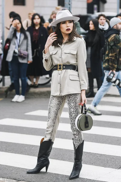 Milán Italia Febrero 2019 Street Style Outfit Después Desfile Moda — Foto de Stock