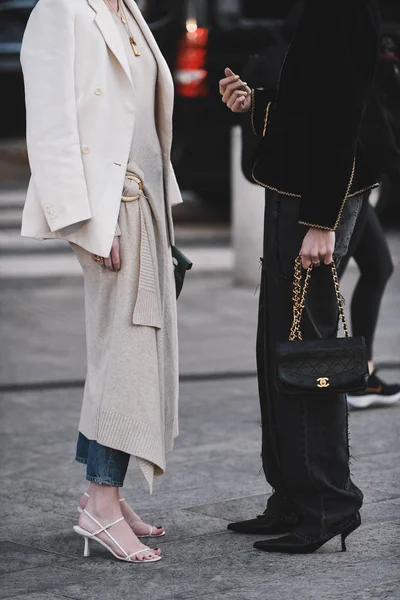 Milan Italie Février 2019 Tenues Street Style Mannequins Blogueurs Influenceurs — Photo