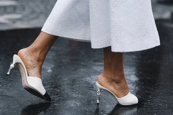 Paris Franciaország Március 2019 Street Style Felszerelés Elegáns Cipő Után — Stock Fotó