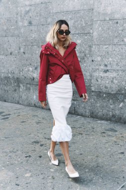 Milano, İtalya - 21 Şubat 2019: Sokak stili - Influencer Candela Pelizza Milano Moda Haftası sırasında bir defile sonrası - Mfwfw19