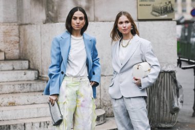 Paris, Fransa - 04 Mart 2019: Sokak stili kıyafet - Erika Boldrin, Pernille Teisbaek Paris Moda Haftası sırasında bir defile sonrası - Pfwfw19
