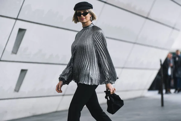 フランス 2019 ストリートスタイルの衣装 パリファッションウィーク中のファッションショーの後にゼニア アドンツ Pfwfw19 — ストック写真