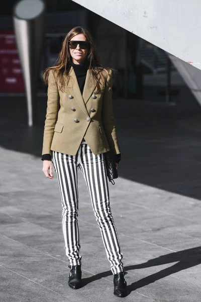 París Francia Marzo 2019 Traje Calle Persona Moda Después Desfile — Foto de Stock