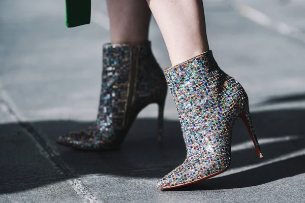 Париж Франция Марта 2019 Года Уличный Стиль Одежды Обувь Деталях — стоковое фото