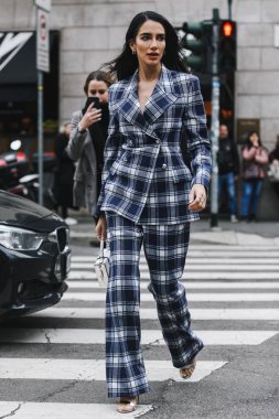 Milano, İtalya - 23 Şubat 2019: Milano Moda Haftası sırasında bir defile sonrası Sokak stili Influencer Jessica Kahawaty - Mfwfw19