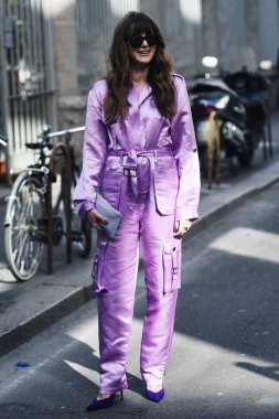 Milano, İtalya - 22 Şubat 2019: Milano Moda Haftası'nda bir defile öncesi Sokak stili Influencer Eleonora Carisi - Mfwfw19