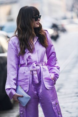 Milano, İtalya - 22 Şubat 2019: Milano Moda Haftası'nda bir defile öncesi Sokak stili Influencer Eleonora Carisi - Mfwfw19