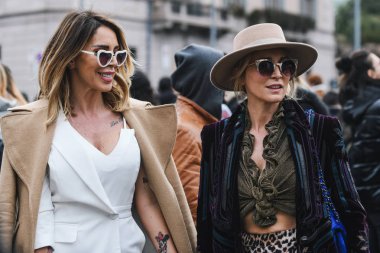 Milano, İtalya - 23 Şubat 2019: Milano Moda Haftası'nda bir defile öncesi sokak stili Kıyafet detayları - Mfwfw19