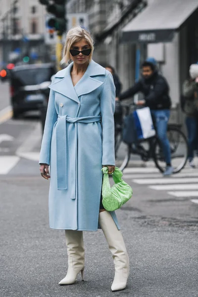 Milano, İtalya - 23 Şubat 2019: Milano Moda Haftası sırasında bir defile sonrası Sokak stili Influencer Xenia Adonts - Mfwfw19