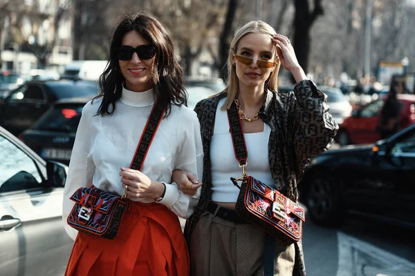 Milan Italy February 2019 Street Style Women Wearing Fendi Fashion — Stock Photo, Image