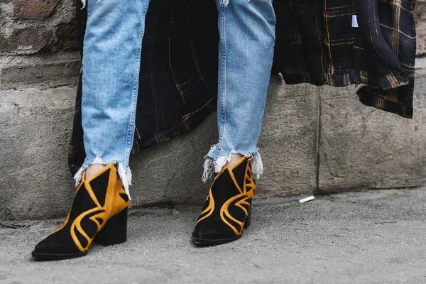 意大利米兰 2019年2月23日 米兰时装周期间时装秀后街头风格靴子细节 Mfwfw19 — 图库照片