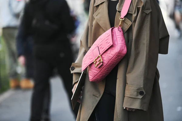 Milan Olaszország Február 2019 Street Style Fendi Erszényes Részletek Előtt — Stock Fotó