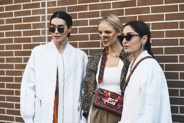 Milán Italia Febrero 2019 Street Style Mujer Vestida Con Fendi — Foto de Stock