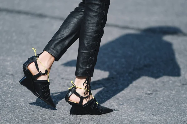 Milan Olaszország Február 2019 Street Style Cipők Részletek Előtt Divatbemutató — Stock Fotó