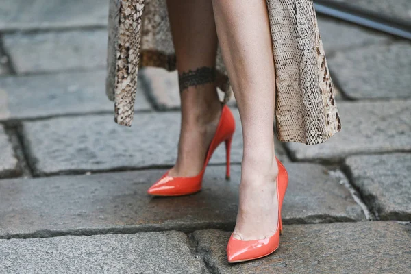 Milán Italia Febrero 2019 Street Style Zapatos Lujo Detalle Durante —  Fotos de Stock