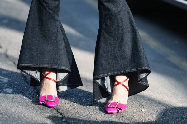 Milán Italia Febrero 2019 Street Style Zapatos Lujo Detalle Durante —  Fotos de Stock