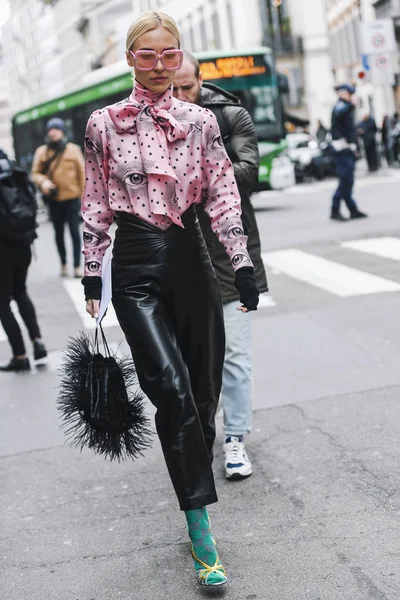 Milán Italia Febrero 2019 Street Style Outfit Antes Desfile Moda — Foto de Stock