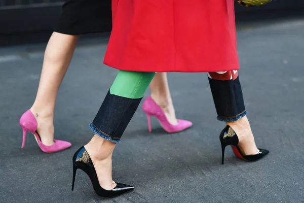 Milan Italië Februari 2019 Streetstyle Street Style Outfit Detail Tijdens — Stockfoto