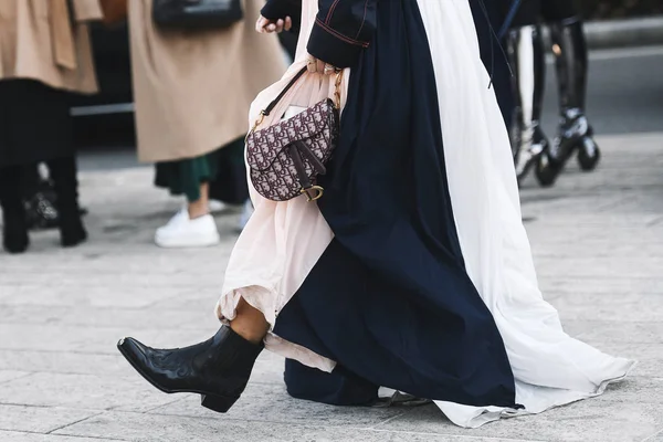 Milan Italië Februari 2019 Streetstyle Street Style Outfit Detail Tijdens — Stockfoto