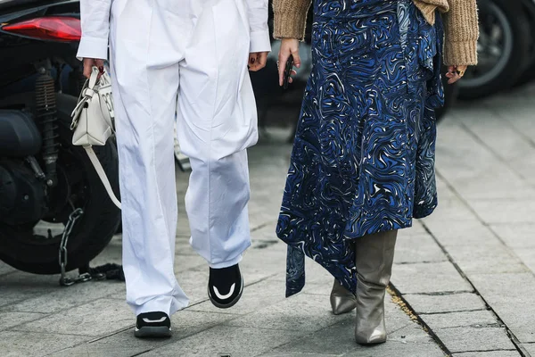 Milaan Italië Februari 2019 Streetstyle Outfits Een Modeshow Tijdens Milan — Stockfoto