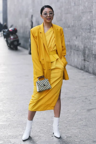 Milano Italien Februari 2019 Street Style Influencer Yuwei Zhangzou Efter — Stockfoto