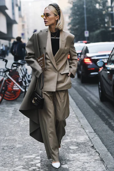 Milán Italia Febrero 2019 Street Style Mujer Vestida Con Balenciaga — Foto de Stock