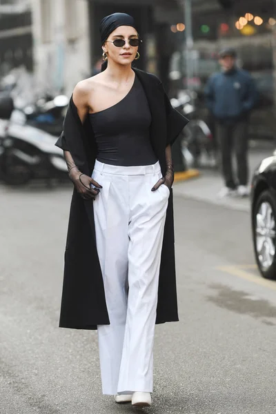 Milán Italia Febrero 2019 Street Style Outfit Antes Desfile Moda — Foto de Stock