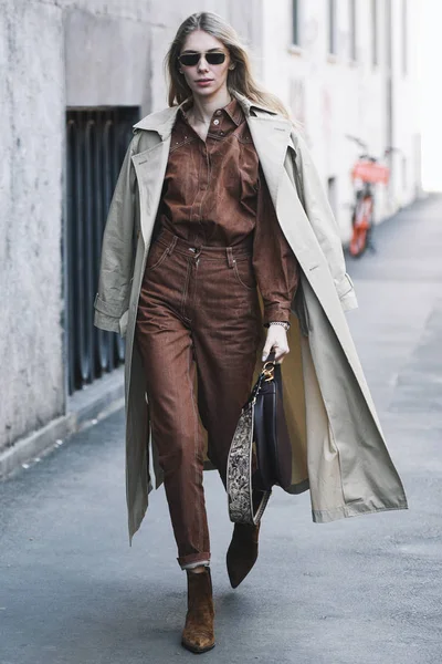 Milano Italien Februari 2019 Street Style Kvinna Klädd Kristen Dior — Stockfoto