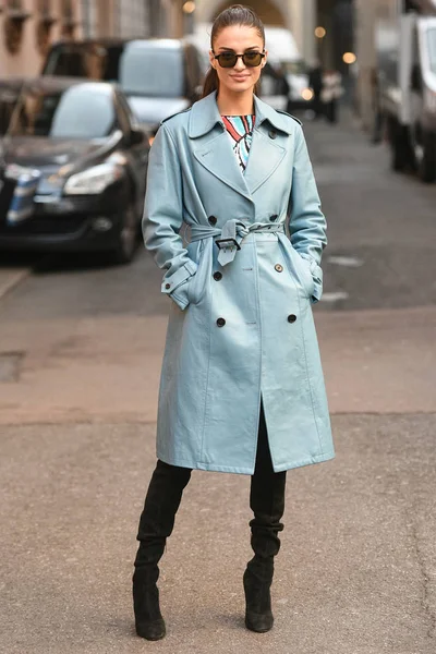 Milano, İtalya - 21 Şubat 2019: Milano Moda Haftası'nda bir defileden sonra sokak stili Kıyafet - Mfwfw19