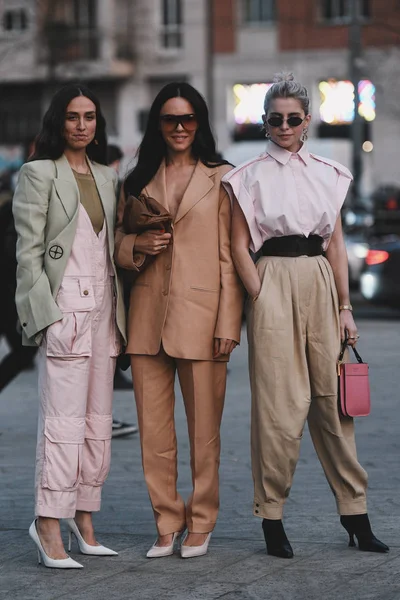 Milan Italy February 2019 Street Style Outfits Models Bloggers Influencers — Stock Photo, Image