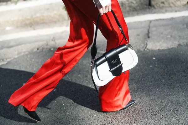 Milano Italien Februari 2019 Street Style Outfit Prada Purse Efter — Stockfoto