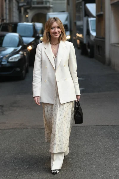 Milan Italië Februari 2019 Streetstyle Mode Regisseur Lisa Aiken Een — Stockfoto