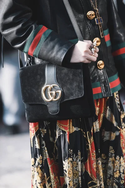 Milan Italy February 2019 Street Style Woman Wearing Gucci Fashion — Stock Photo, Image