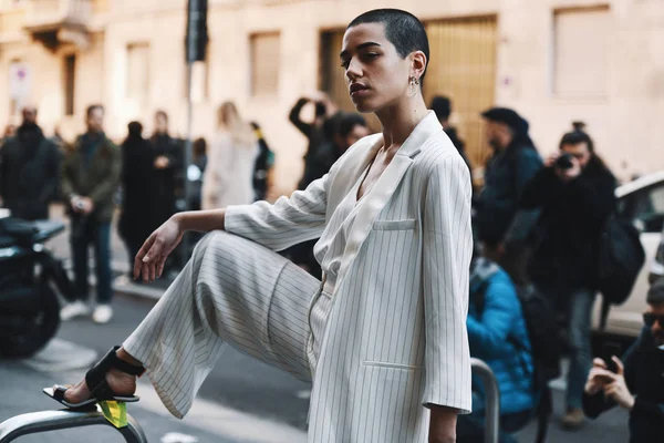 Mailand Italien Februar 2019 Streetstyle Outfit Vor Einer Modenschau Während — Stockfoto