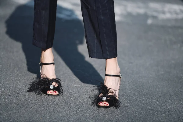 Milan Italië Februari 2019 Streetstyle Schoenen Detail Een Modeshow Tijdens — Stockfoto